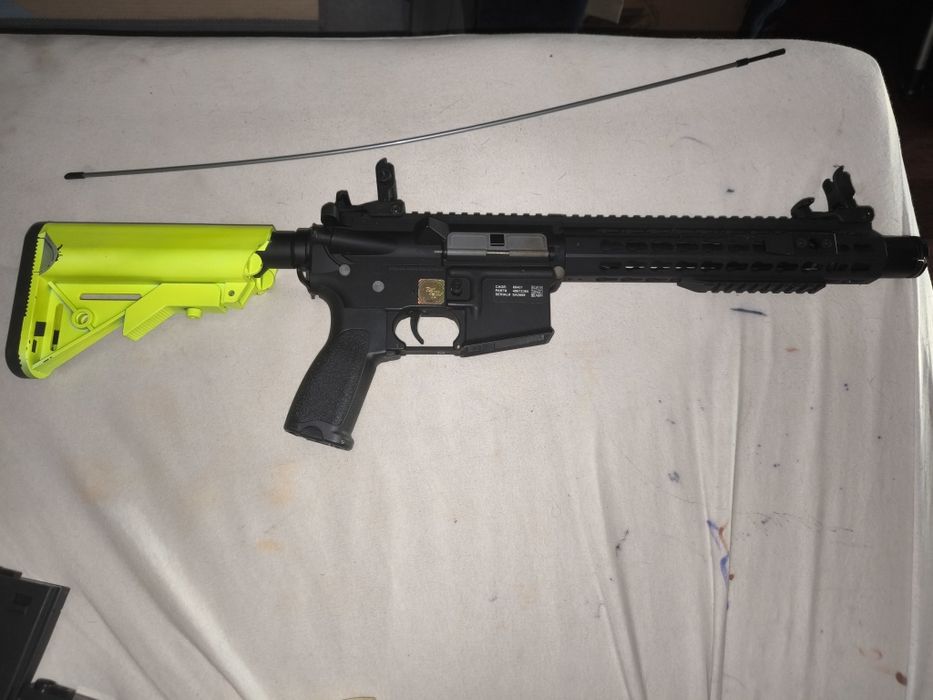 Arma com tudo incluído Airsoft Specna Arma SA E07