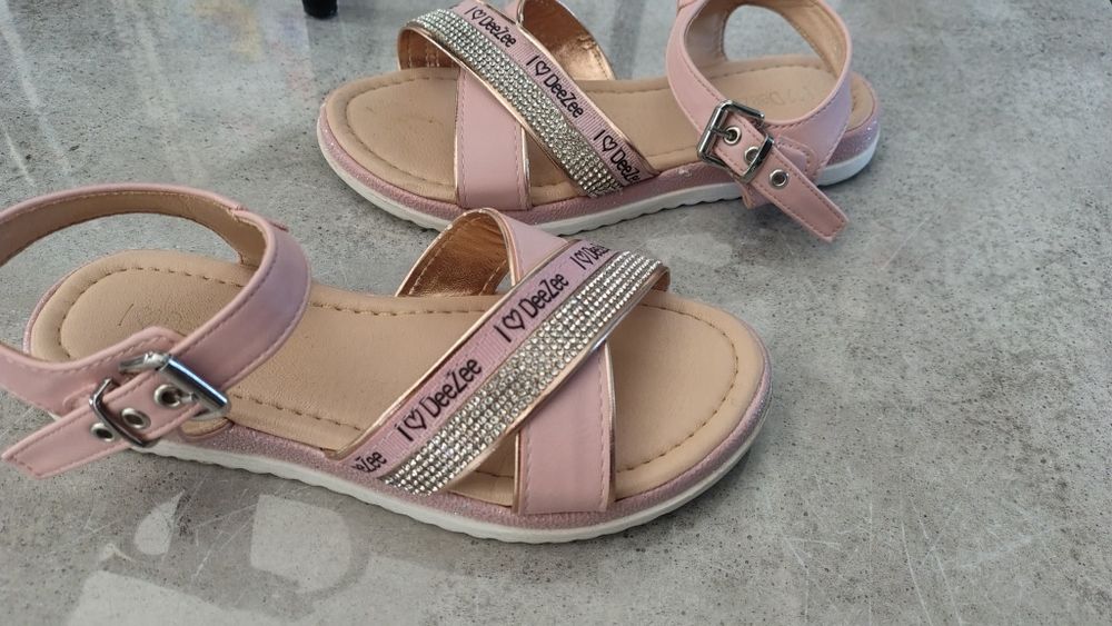 Nowe sandałki DeeZee 34