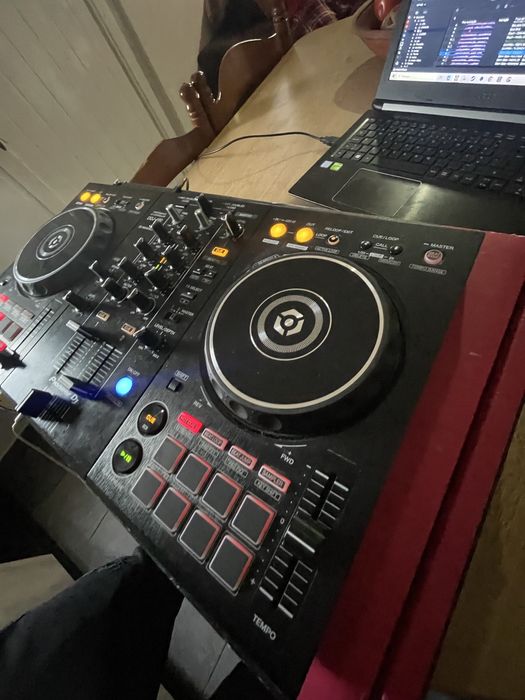Mesa pioneer ddj-400
