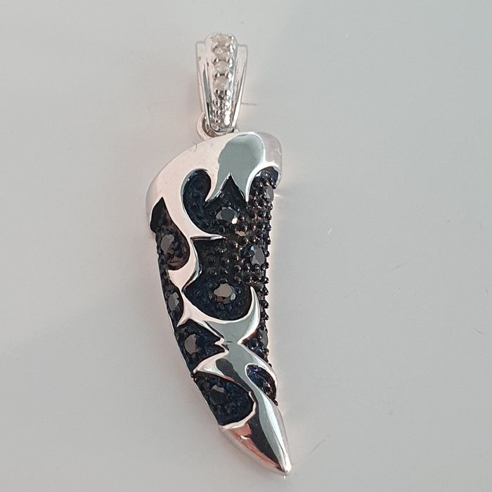 WŁOSKI bajkowy złoty wisiorek czarne brylanty i białe z łancuszkiem