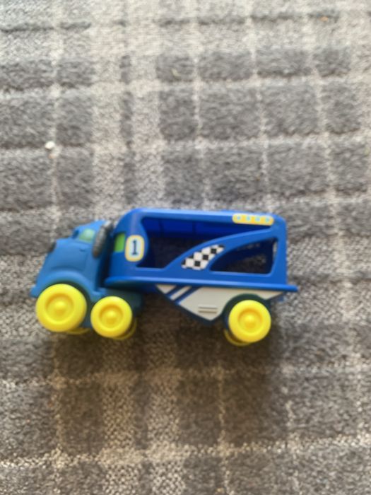 Auto z przyczepa