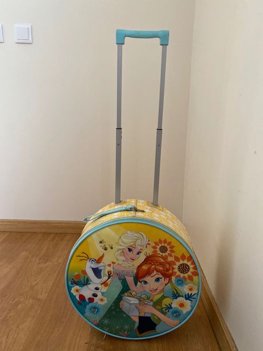 trolley frozen com luzes