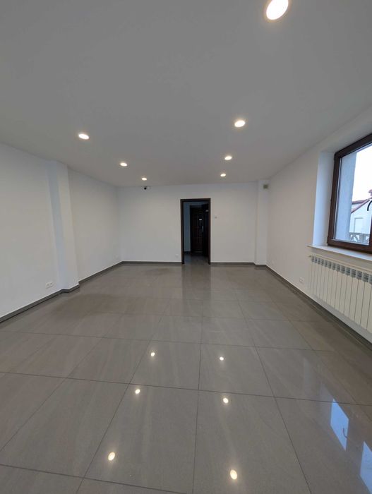 Lokal 41m2, piwnica, ogródek z brama wjazdowa, klima, gaz, monitoring