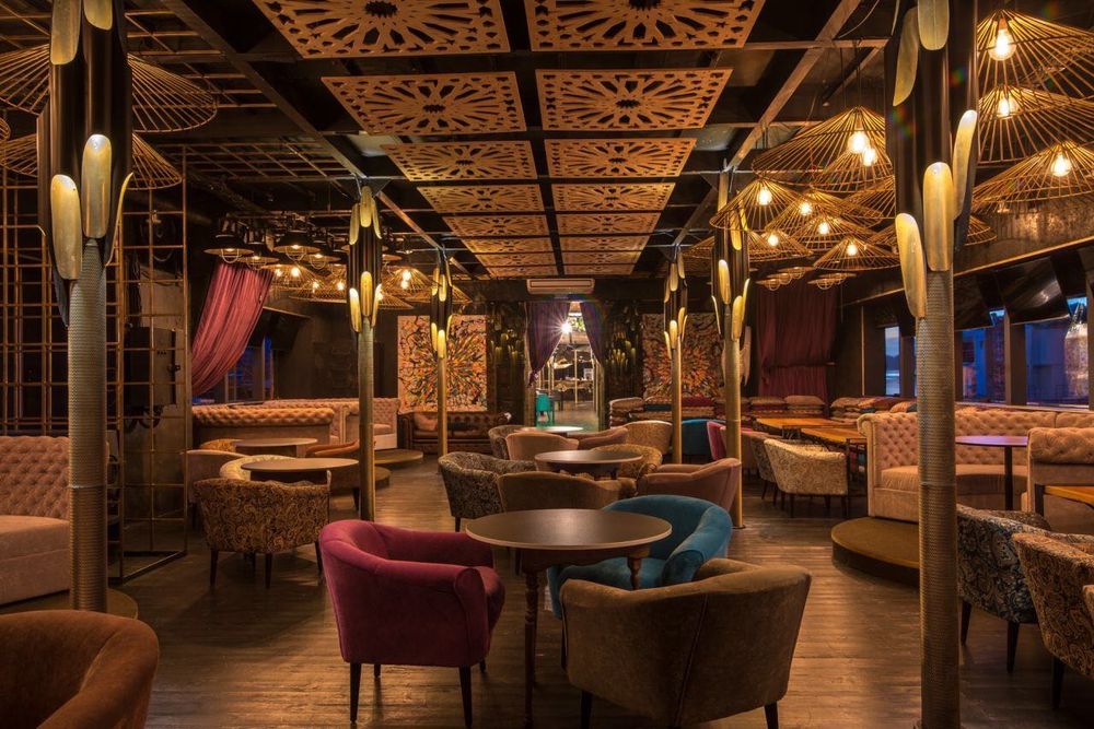 Дебаркадер - унікальний объект на воді