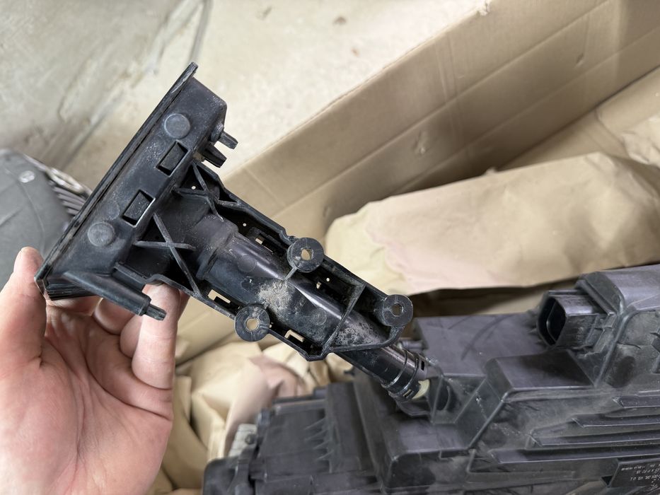 Фара права AUDI Q8 usa