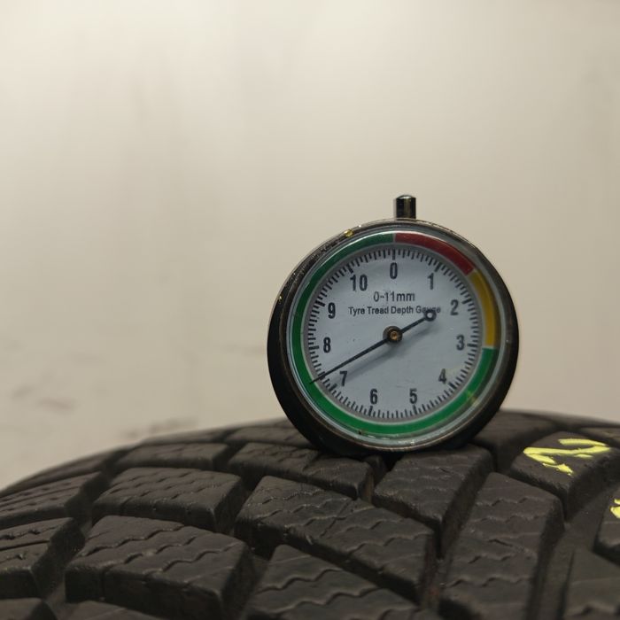 225/60R18 Bridgestone Blizak Lm 005