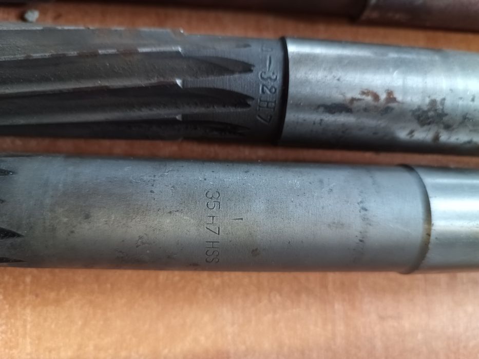 Rozwiertaki maszynowe ręczne  od 8mm 35 H7 HSS 30 szt