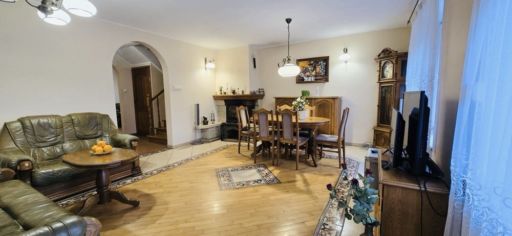 Klecina I Szereg 256 m2 I Umeblowane I Gotowe do zamieszkania od zaraz