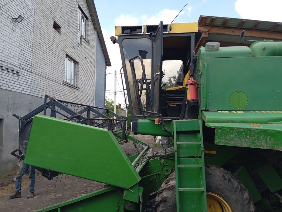 Продам  комбайн комбайна