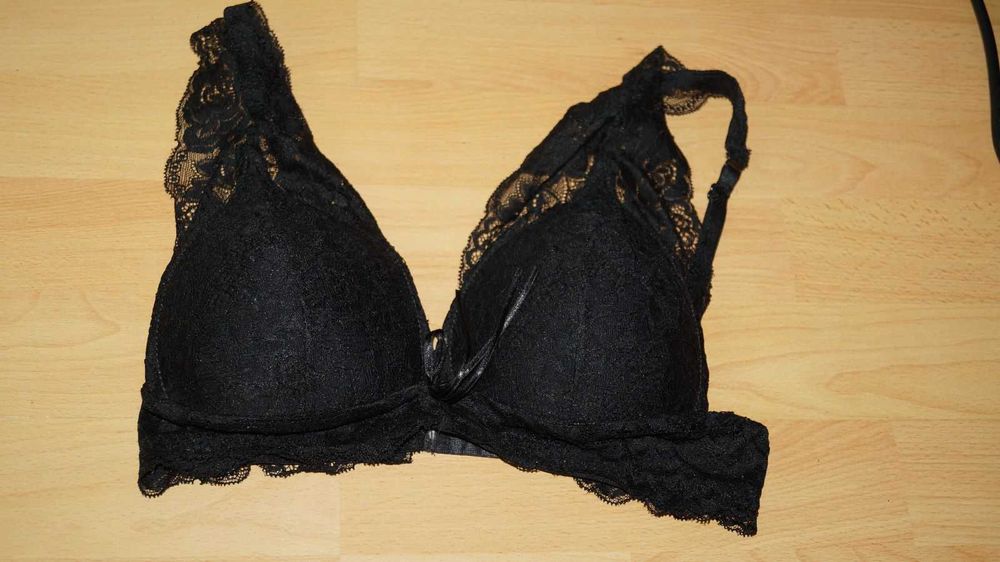 Piekny boustonosz dla nastolatki