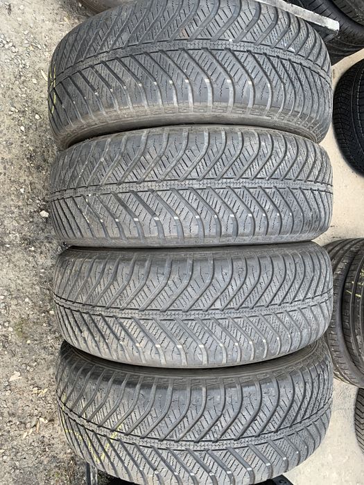 215/60r17 goodyear wielosezon