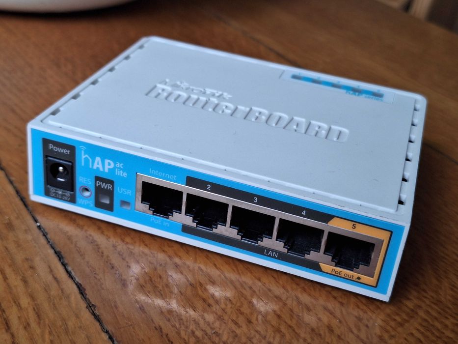 Маршрутизатор MikroTik RouterBOARD RB952ui-5AC2ND