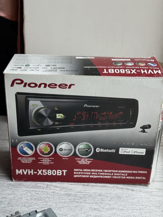 Магнитола Pioneer MVH-X580BT