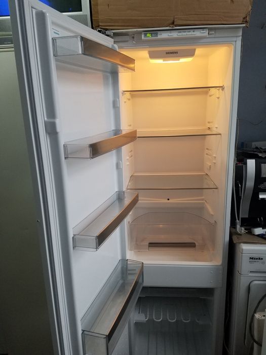 Холодильник Siemens вбудований,безфасадний