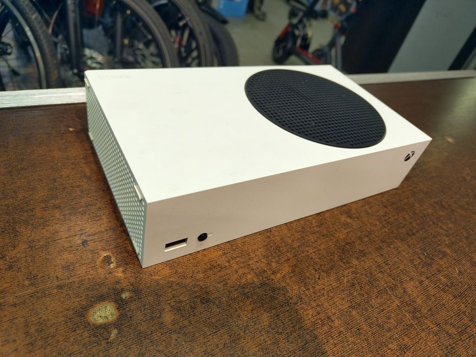 Konsola Xbox Series S Digital + pad