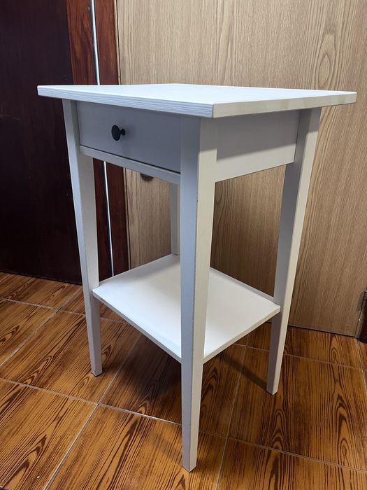 Mesa de cabeceira ikea