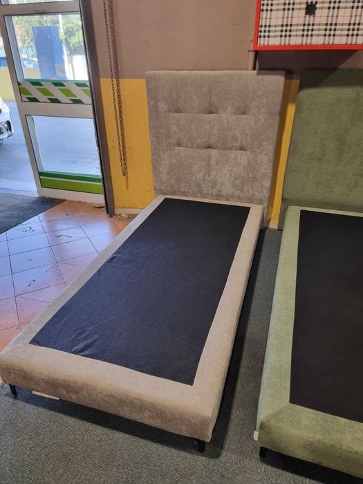 Cama estufada de solteiro Berlim