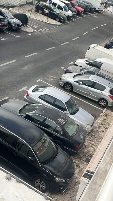 Carro em bom estado de conservação 175.000 km gasolina ano 2006