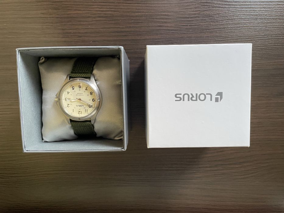 Lorus field watch RG877CX9 tytan, szafir, wr100
