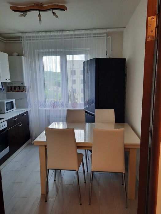 Затишна 2х кім. квартира 3хв від басейну  вільна