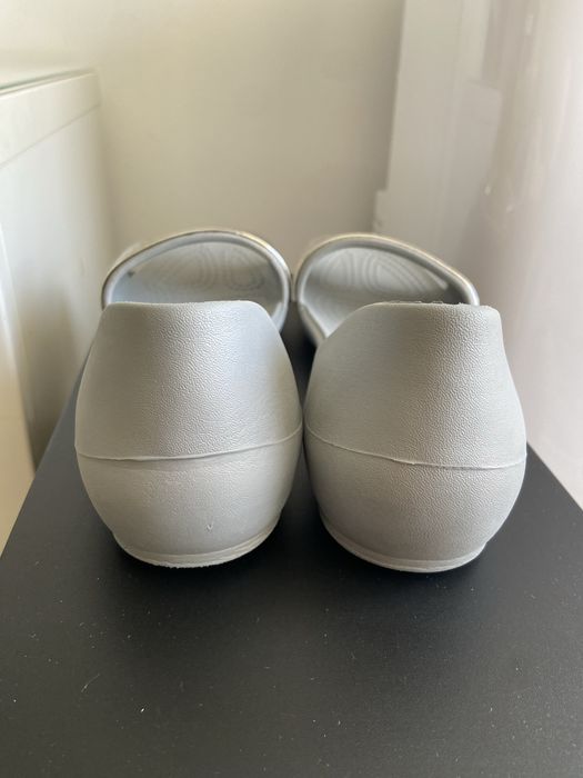 Crocs srebrne sandałki Lina Embellished Dorsay r. 37/38 W7