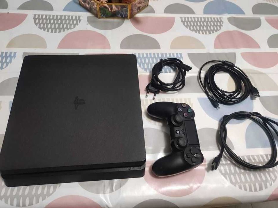 PS4 Slim 1TB - Jailbroken