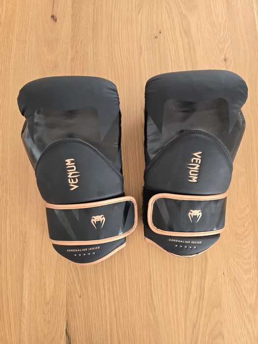 Luvas Venum Chalager 16Oz