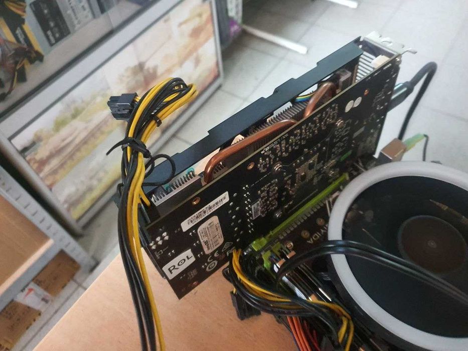 Видеокарта Inno3D GTX1060 3 Гб 192 bit GDDR5 в отличном состоянии.