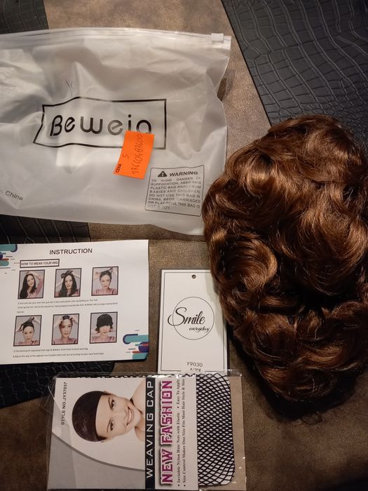 Peruka syntetyczna włosy krótkie kręcone