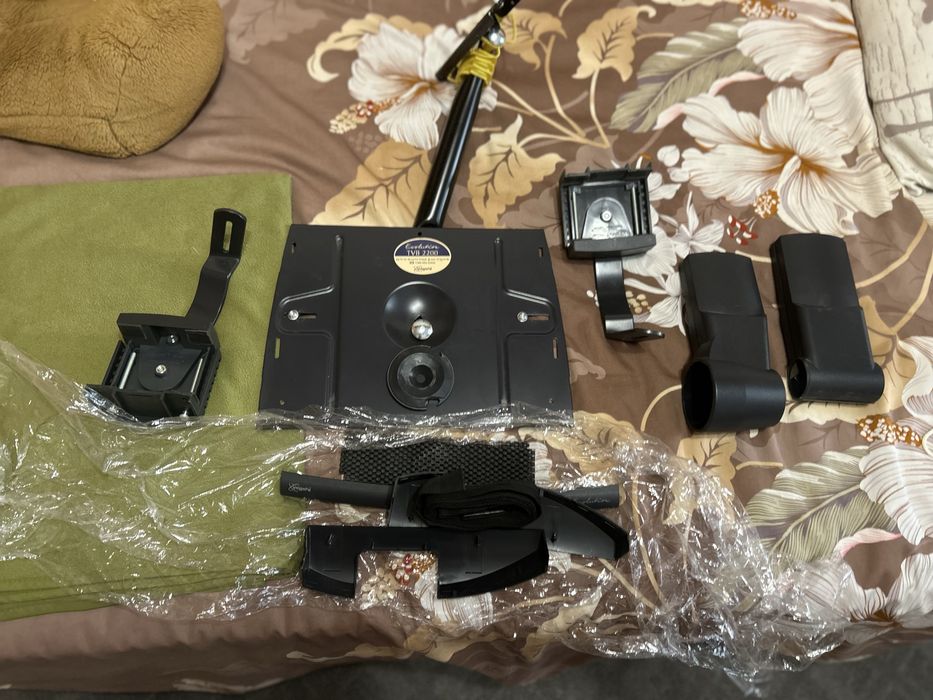 Продам кронштейн подставку для телевизора  vogels