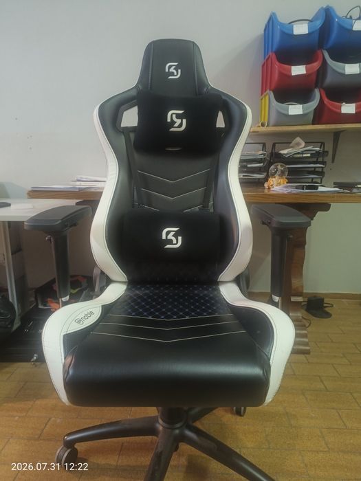Cadeira NobleChairs SK Gaming Edition