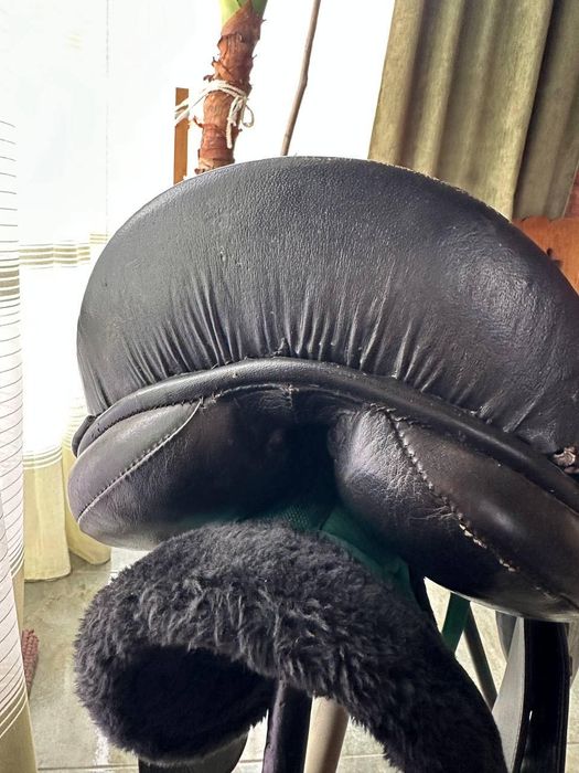 Пропонуємо універсальне сідло для коня