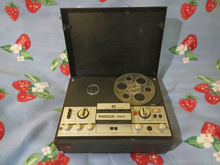 Магнітофон Маяк-203