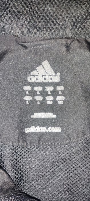 Продам класну,вантажну,орігінальну чоловічу олімпійку Adidas розмір L.