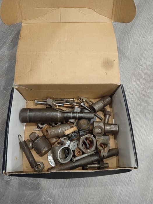 Інструменти ,болти шурупи