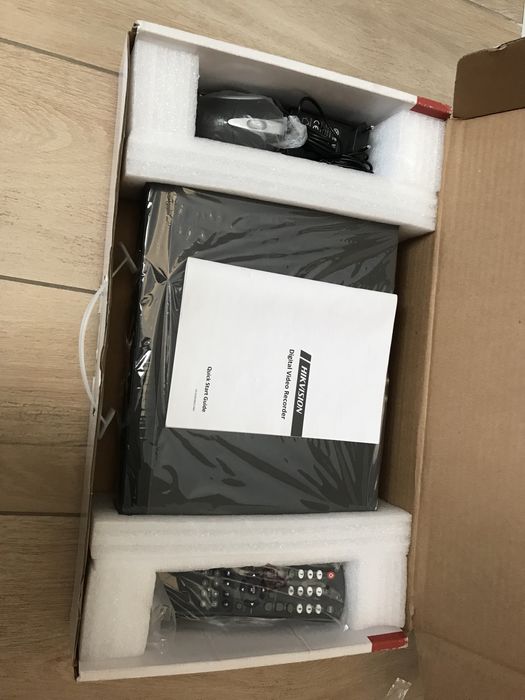 Видеорегистратор Hikvision DS-7204HGHI-SH