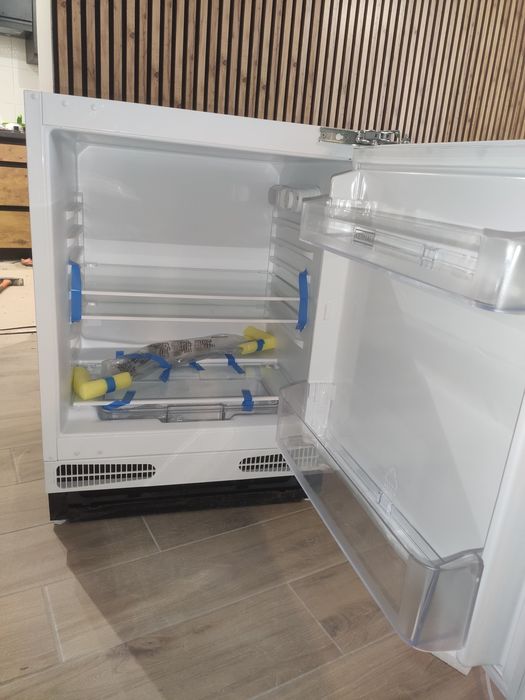 Lodówka, Chłodziarka pod zabudowę Kernau KBR 08122.1