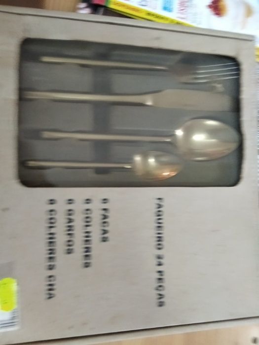 Faqueiro de 6 talheres (colher, faca, garfos, colher chá) em INOX NOVO