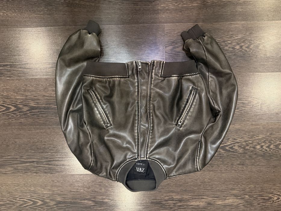 Жіночий бомбер Zara