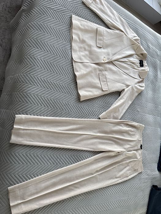 Garnitur damski marki Solar, rozmiar 36.