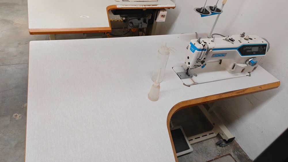 Máquina de costura industrial eletrónica de ponto preso JACK A6F