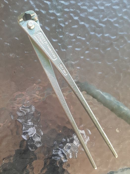 Obcegi zbrojeniowe marki Knipex