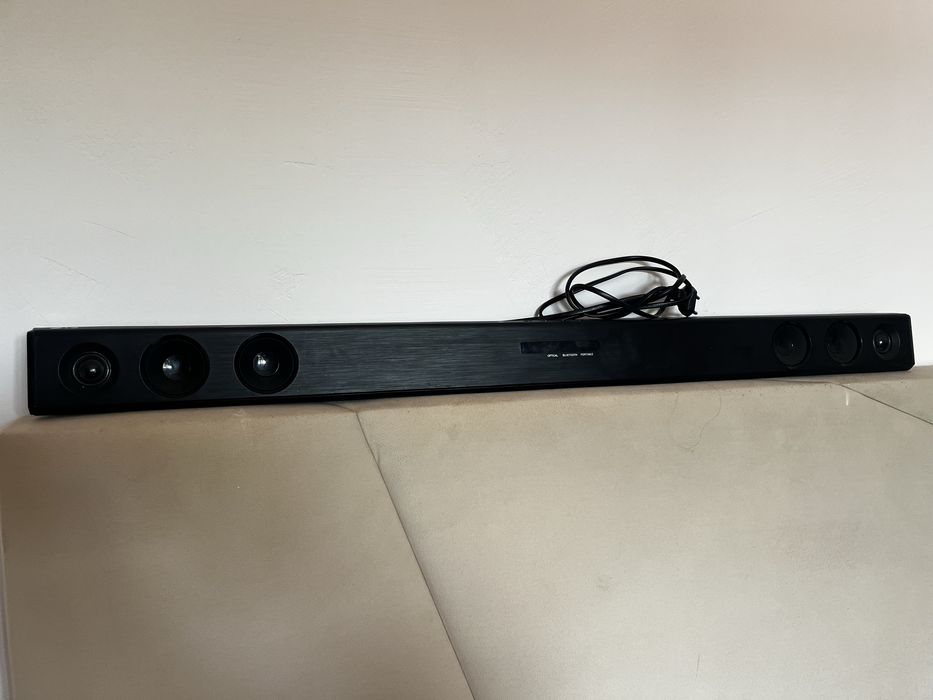 Soundbar LG ótimo estado pouco usado