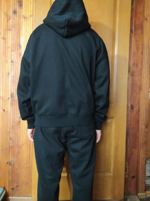 Новый  черный мужской костюм. Качество супер. на флисе