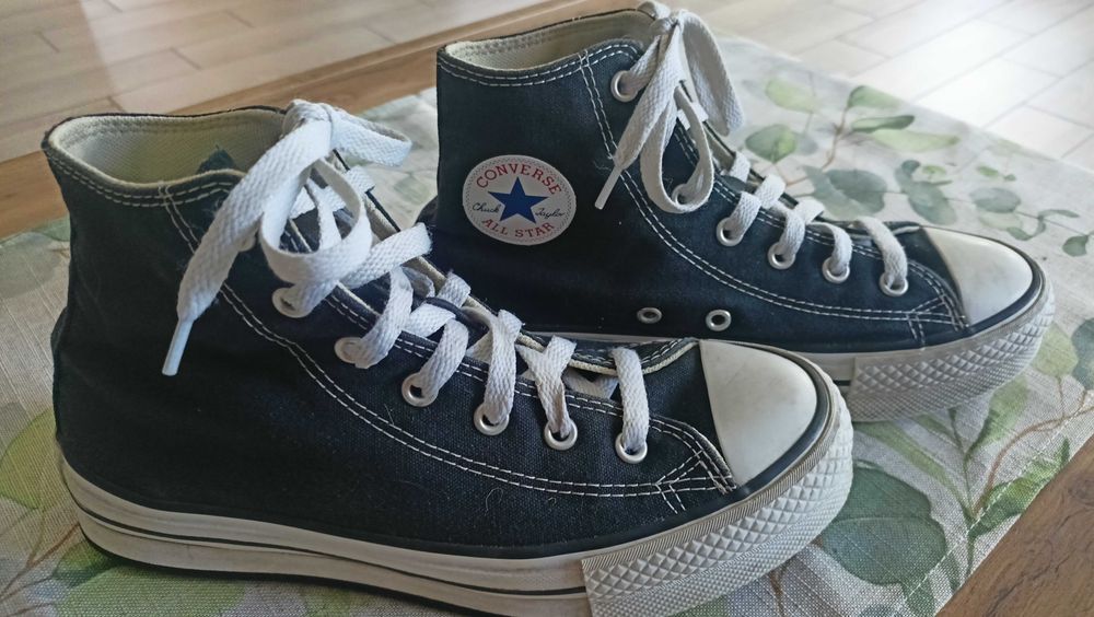 Sprzedam buty Conversy