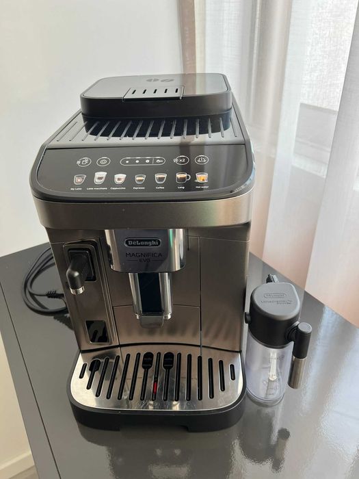 Maquina Café Super-Automatica De'Longhi Magnifica Evo