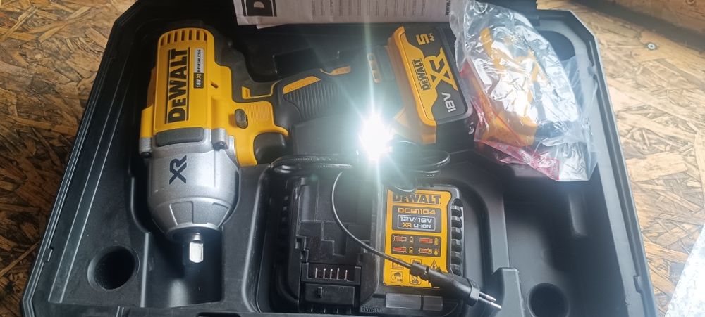 Klucz udarowy DeWalt dcf899 zestaw