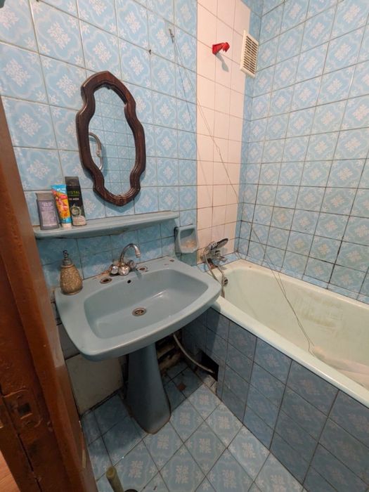 Продам 2-кімнатну квартиру на вул. Мініна, 11. Центр