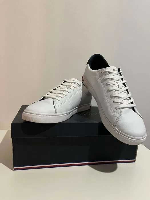 Białe buty Tommy Hilfiger – rozmiar 44