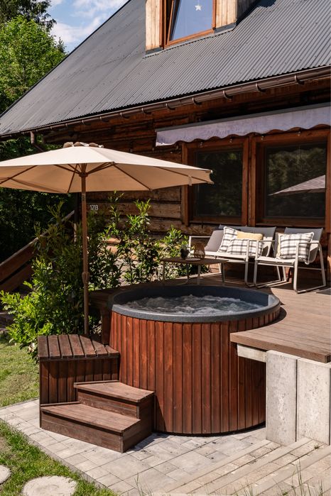 Samodzielny Dom z  bala widok na gory, podgrzewany, zadaszony,zabudowany caloroczny basen plaza, jacuzzi, 30a działka, las